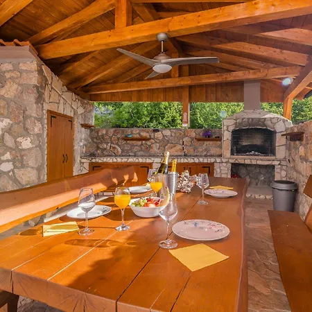 Apartment Tries With Heated Pool In Klimno